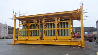 Bildet viser den nye ultrafiltreringsenheten som Seabox nå har satt sammen for seks måneders test i Fognafjorden. Foto: Seabox