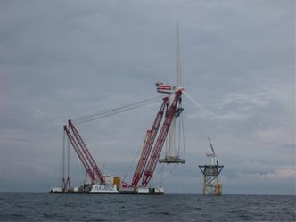 Kranlekteren Rambiz har to kraner og ble bygget om i 2000. Det kan løfte ca. 3.300 tonn. Foto: Scaldis