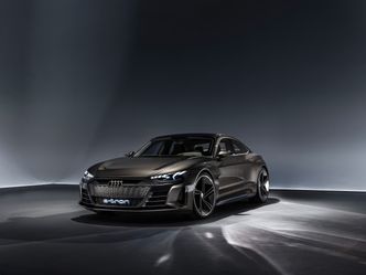 Audi kommer med en av de dyre nye elbilene i 2021. Ferdig konfigurert vil de fleste trolig betale over en million for E-Tron GT. Illustrasjon: AUDI AG