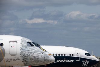 En Embraer E190E2 og en Boeing 737 Max på Paris airshow på Le Bourget i 2017. Foto: Pascal Rossignol
