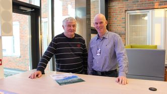 Støyforsker Truls Gjestland til venstre, og forskningsleder ved SINTEF Digital, Hans Erik Swendgaard til høyre. Foto:   Christina Benjaminsen