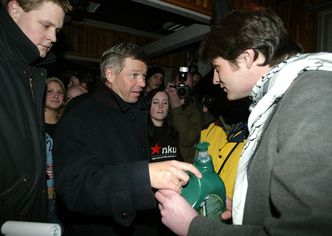 Som rådgiver for daværende statsminister Kjell Magne Bondevik i 2003 - her fra en demonstrasjon mot krigen i Irak. Foto:  Fadum, Andreas/NTB Scanpix