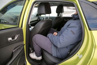 Bakseteplassen i Hyundai Kona er nok i knappeste laget for mange. Førersetet står her i posisjonen som en sjåfør på 183 cm benyttet. Foto: Per Erlien Dalløkken