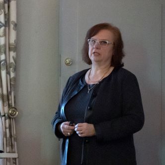 Dr. Corina Hebestreit fra den europeiske bransjeorganisasjonen for metall og mineralgruver, Euromines, advarer mot at Europa ikke lenger kan stole på at Kina vil være en leverandør at råvarne vi trenger. Foto: Odd R. Valmot