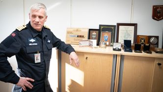 Petter Hellesen har en rekke utmerkelser fra tiden som marinejeger. Foto: Eirik Helland Urke