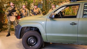 Dagens MB Geländewagen skal nå erstattes med VW Amarok. Dette bildet er tatt ved garasjen hos HV-02 på Lutvann leir. Foto: Eirik Helland Urke