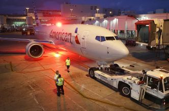 En B737-8 fra USAs nest største Max-operatør, American Airlines, på bakken i Miami onsdag. Foto: JOE RAEDLE