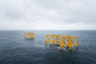 Understellene til bolig- og prosessplattformene på Johan Sverdrup-feltet står klare. Nå skal plattformdekkene løftes på plass i spektakulære løft. Foto:  Eirik Helland Urke