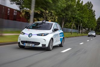 En autonom eksperiment-Zoe i Frankrike. Fremtidige versjoner av Zoe får flere førerstøttesystemer enn i dag. Foto:  Groupe Renault