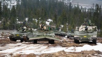 Hele den nye CV90-familien på seremonien 26. april. Foto: Eirik Helland Urke