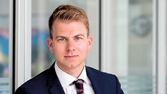 Dersom regjeringen neglisjerer behovet for riktige rammevilkår på dette området i møte med den varslede ladeplanen, sier den i praksis ja til en varslet ladekrise om noen år, skriver Iman Winkelman. Foto:  Stian Schioldborg / www.ma