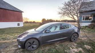Tesla Model 3 på lading. Foto: Marius Valle