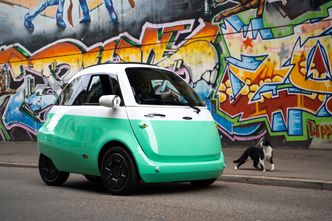 Ingen kan være i tvil om at BMW Isetta har vært en inspirasjonskilde for mc-bilen Microlino. Foto: Micro Mobility