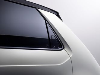 Dørhåndtaket på bakdørene er innfelt og dermed lite synlige. Foto: Honda