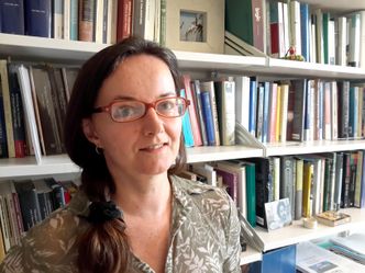 – Jeg håper vi har lært av historien. Da den første IVF-babyen ble født, fantes det ingen regulering og ingen etiske analyser, sier Anna Smajdor, førsteamanuensis i filosofi ved Universitetet i Oslo. Foto: Privat