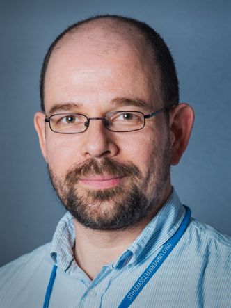 – Det kan hende vår forståelse av hvem som bør eller ikke bør være foreldre vil bli endret av en metode hvor man lager kjønnsceller av andre celler, sier Péter Fedorcsák, lege og avdelingsleder ved Reproduksjonsmedisinsk avdeling ved Kvinneklinikken ved OUS. Foto: Kristin Ellefsen