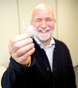 Stig Morten Borch er en legende innen pasientnære blodanalyser og er hovedarkitekten bak den nye analysebrikken. Borch var ledet tidligere utviklingen av analyseplattformene til Nycomed/Axis-Shield. Foto: Tormod Haugstad