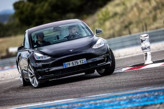 Model 3 på Paul Ricard i Marseille Foto: Thomas Fenetre