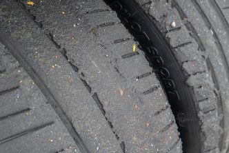Michelin har utviklet spesialdekk for Formel E. Dekkene får kjørt seg, for å si det mildt. Foto:  Paal Kvamme