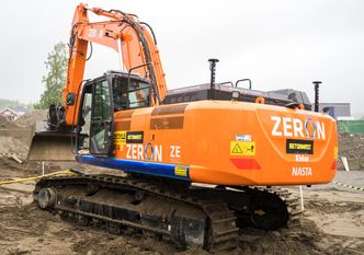 En Hitachi-graver er blitt bygd om til helelektrisk drift via kabel. Foto:  Alexander Rostad/Gjøvik kommune