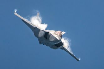F-35A-oppvisning over Miami 25. mai. I år må man over Atlanteren for å se oppvisningen fra F-35A Demo Team. Foto: Staff Sgt. Jensen Stidham