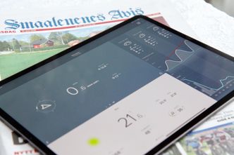Det finnes apper til både iOS og Android, og på større enheter som her (en iPad Pro) får du ekstra mye informasjon inn på ett og samme skjermbilde. Foto: Kurt Lekanger
