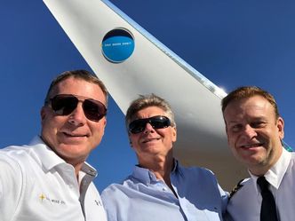 Gennadij Padalka (i midten) steg på i Kasakhstan, her sammen med fartøysjef Hamish Harding og Terry Virts.