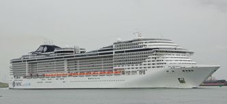 MSC Preziosa har plass til 4345 passasjerer og 1370 mannskaper ombord. Foto:  Kees Torn (CC BY-SA 2.0)