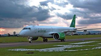 Widerøes første Embraer E190-E2 etter den såkalte «acceptance flight» fra fabrikken 4. april 2018. Foto:  Per Erlien Dalløkken