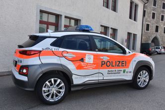Ingen skal være i tvil om at politiet i St. Gallen kjører elektrisk. Foto: Kantonpolizei St. Gallen