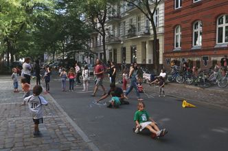 Hver onsdag fra klokken 14 til 18 er en del av Böckhstraße i bydelen Kreuzberg stengt for all biltrafikk. Foto: Terje I. Olsson