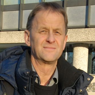Arne Aakre er asfaltprodusentenes fagansvarlige i bransjeforeningen EBA. Foto: Jarle Skoglund
