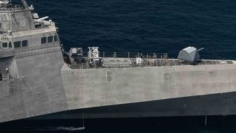 To NSM-launchere på dekk på USS Gabrille Giffords på en øvelse i slutten av juli. 3. september dro skipet til Sørøst-Asia. Foto: Petty Officer 2nd Class Anthony
