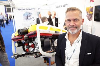 Saab Seaeye: Saab har hatt en autonom helelektrisk AUV på markedet i ti år. Vår Energi har blant annet brukt en slik mye på Goliatfeltet. Salgsdirektør Peter Erkers viste i Aberdeen fram den mye brukte Seaeye Falcon. Foto:   Tormod Haugstad