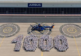 Tidligere i september ble Super Puma nummer tusen levert fra Airbus-fabrikken i Marignane. Dette er et H215 (tidligere AS332) til tyske Bundespolizei. Foto: Airbus