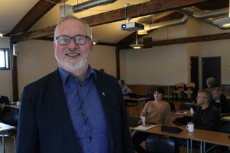 Styreleder for det interkommunale plansamarbeidet, ordfører i Risør, Per Kristian Lunden, på møtet på Brokelandsheia idag. Foto: Thor Søndenaa