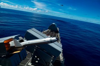 Et Naval Strike Missile (NSM) skytes fra USS «Gabrielle Giffords» i Filippinerhavet 1. oktober. Foto: Mass Communication Specialist 3rd Class Josiah J. Kunkle