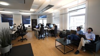 Kontormiljøer er ofte preget av støy, og har behov for bedre planlegging og bedre akustikk.