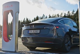 Tesla Model 3 er blant bilene som kan bruke kortest tid på lading. Foto:  Mathias Klingenberg
