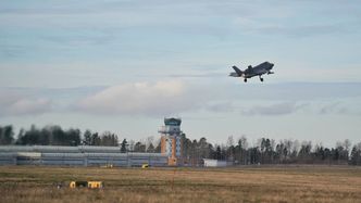 Evnen til å kunne utplasseres («deployere») til forskjellige baser er ett av mange IOC-krav, og dette er første gang at de nye jagerflyene opererer fra en annen base enn Ørland. Foto:  Eirik Helland Urke