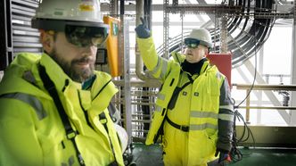 Hololens-brillene er brukt sammen med 3D-modeller til kontrolloppgaver. Dermed har man kunnet oppdage feil mye tidligere. Foto: Eirik Helland Urke