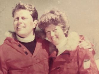 Hilde Aasheim og Tom Erling Mikkelsen på påskeferie i 1978. Da var de kjærester, nå har de vært gift i 40 år. Foto: Privat