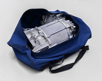 Motoren til ID.3 er kompakt nok til å få plass i en sportsbag. Foto:  Volkswagen AG