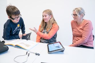 Fra venstre: Robert Angelius Talberg, Johanne Helene Walker Ørka og Vigdis Lothe Waaler. Foto:  Eirik Helland Urke