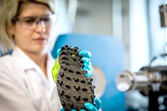 Graféninstituttet på Universitetet i Manchester har mye forskning som har som mål å finne nye bruksområder for grafén. Foto: Inov-8.com