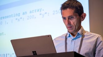 PYTHON-EKSPERT: Walisiske Andy Olsen holdt et av de mest populære kursene på Atea TechnoCamp i Python for data engineering. Foto: Delta V