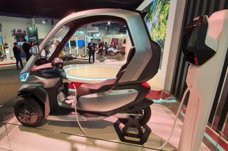 Elektrisk på tre: Her sitter du beskyttet mor regn og snå og slipper å tenke så mye på å holde balansen. Foto: Odd Richard Valmot