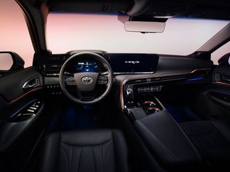 Interiøret i den nye bilen. Foto: Toyota