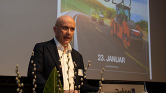 Asfaltforeningens leder Thor Asbjørn Lunaas var veldig fornøyd med bransjeoppmøtet. på årets asfaltdag. Rundt 270 deltagere benket seg på Radisson Blu-hotellet i Oslo. Foto: Jarle Skoglund