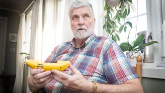 Sjefsforsker i Havforskningsinstituttet, Arne Bjørge. Her med en bananpinger. Foto: Eirik Helland Urke